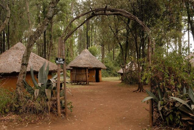 Un día inmerso en el rico patrimonio cultural de Kenia en Bomas of Kenya